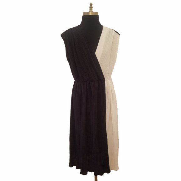 Vintage 1970's Dresses & Skirts - Vtg 70s Black & White Plisse Pleat Dress 16 ½